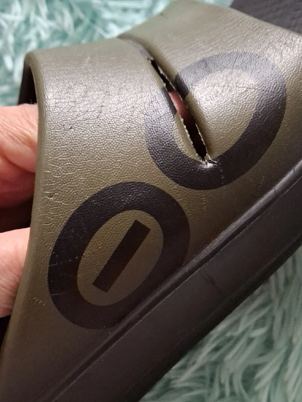 OOFOS cushioned slides